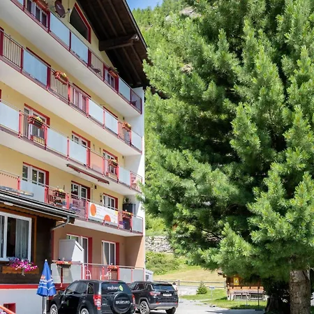 Appartamento Haus Aurora Appartement-fewo 8-bettwohnung Weissmies By Interhome